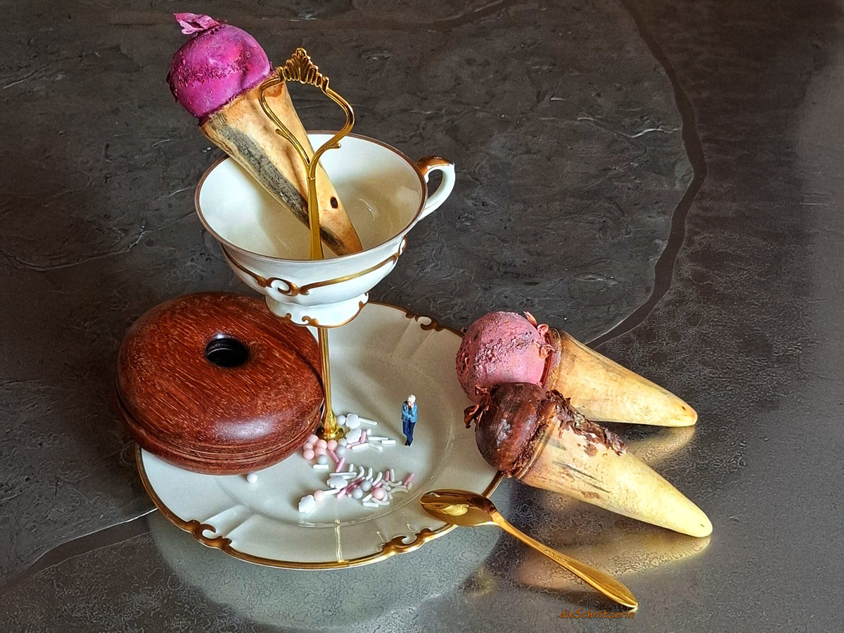 Eis ist fertig! Gedrechselte Unikate aus Kastanie - handbemalt.